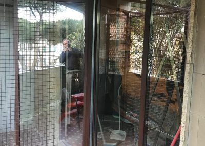Serramento scorrevole in alluminio marrone